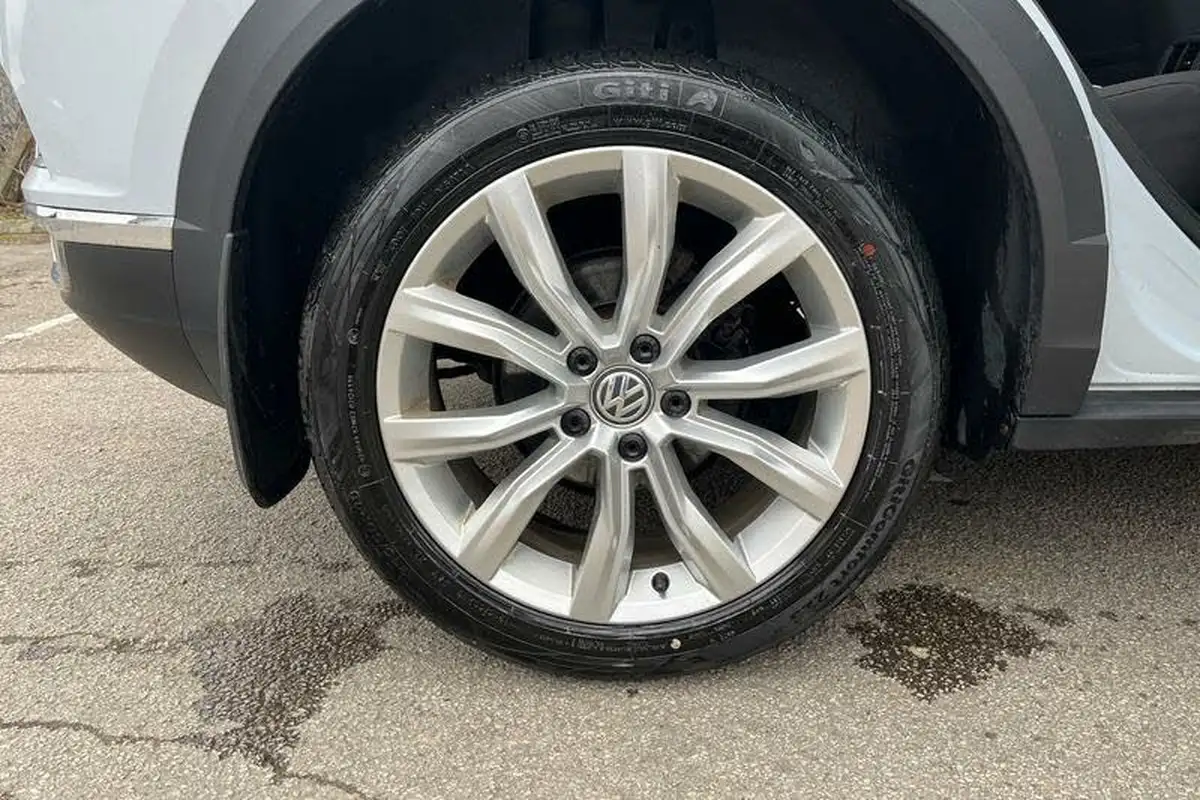 2019-volkswagen-t-roc-20tdi-sel-dsg-big-8