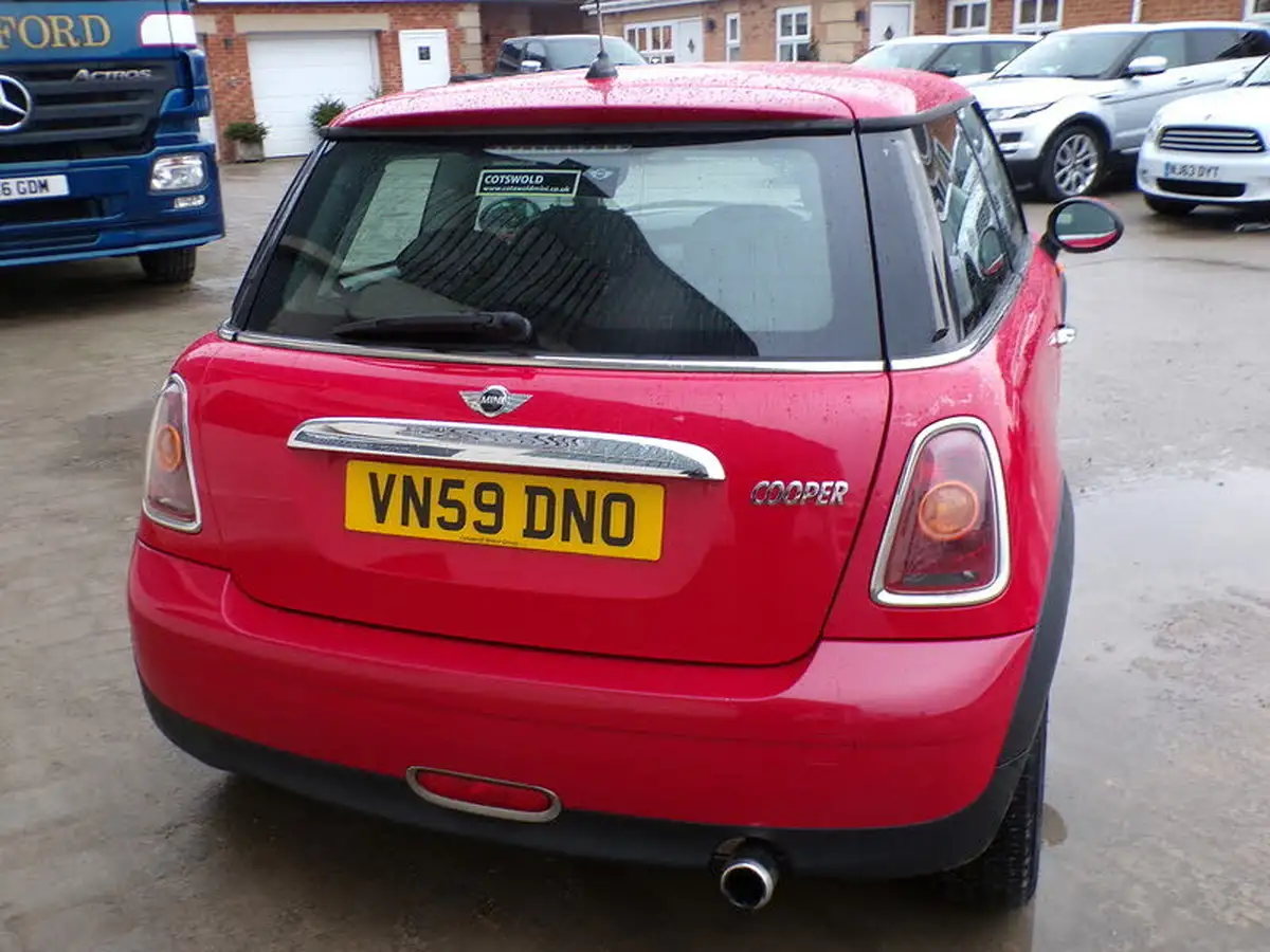 2009-mini-cooper-16-cooper-120bhp-hatchback-3d-big-5