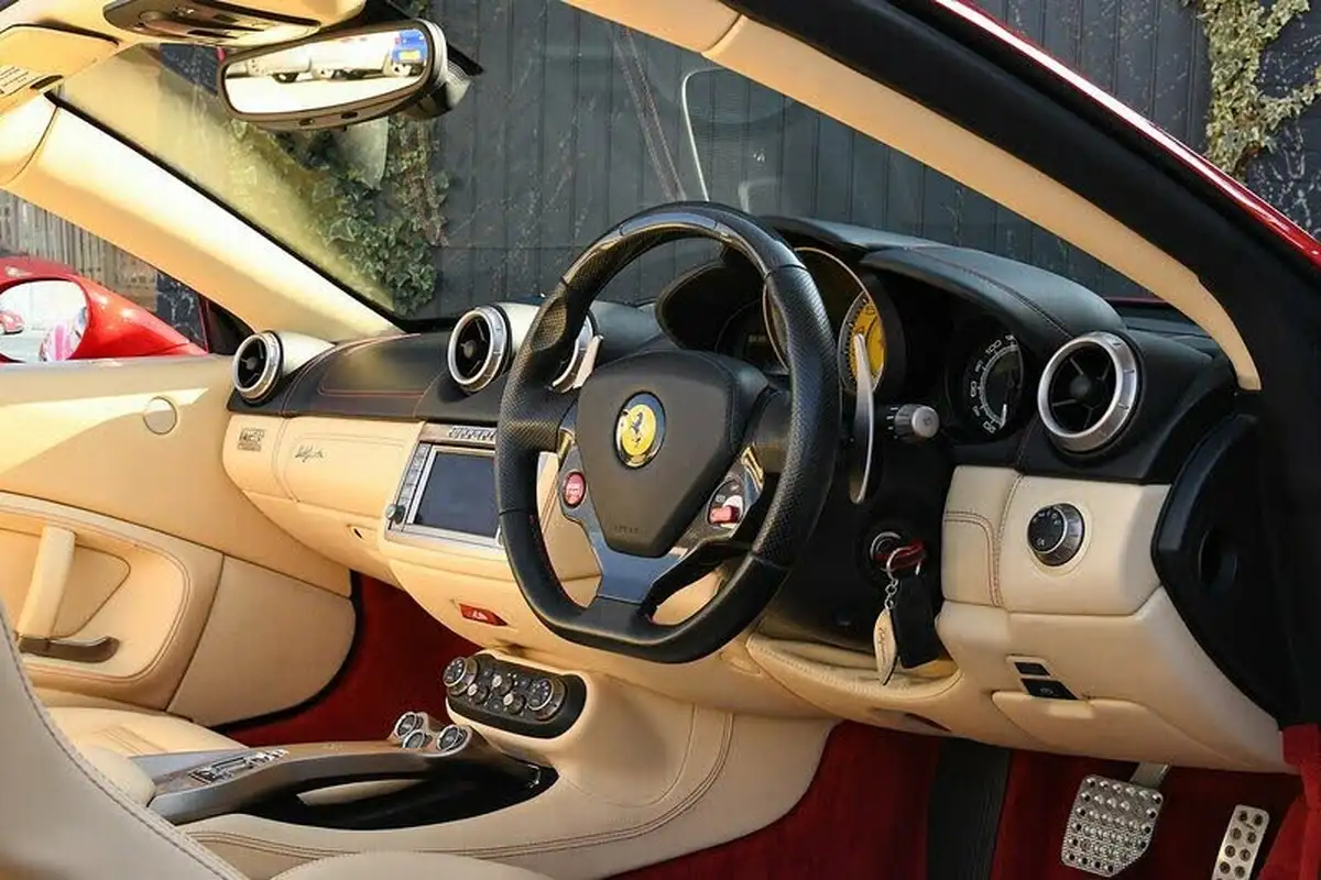 2009-ferrari-california-43-big-27