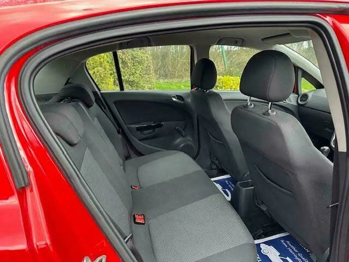 2010-vauxhall-corsa-12-s-5d-big-13