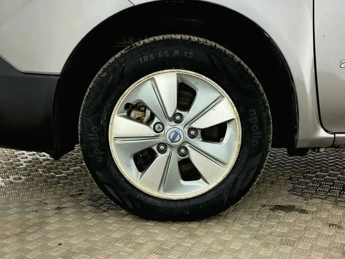 2017-nissan-env200-e-tekna-rapid-panel-van-big-10