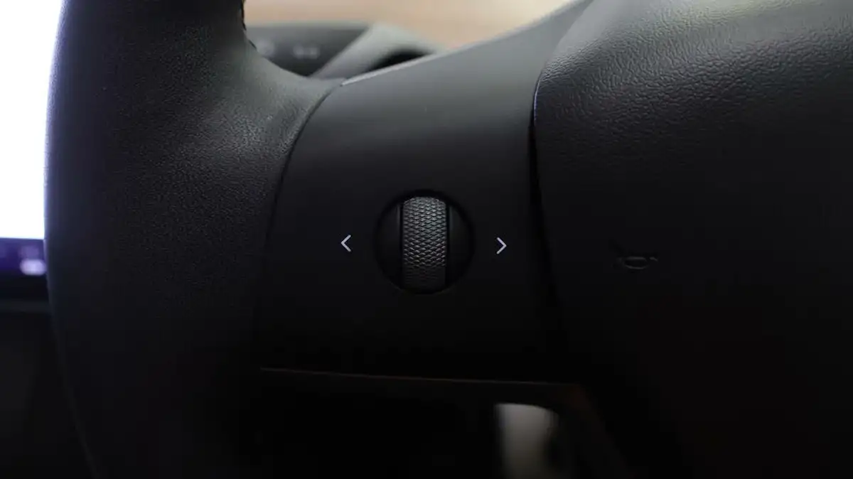 2022-tesla-model-3-e-performance-big-21