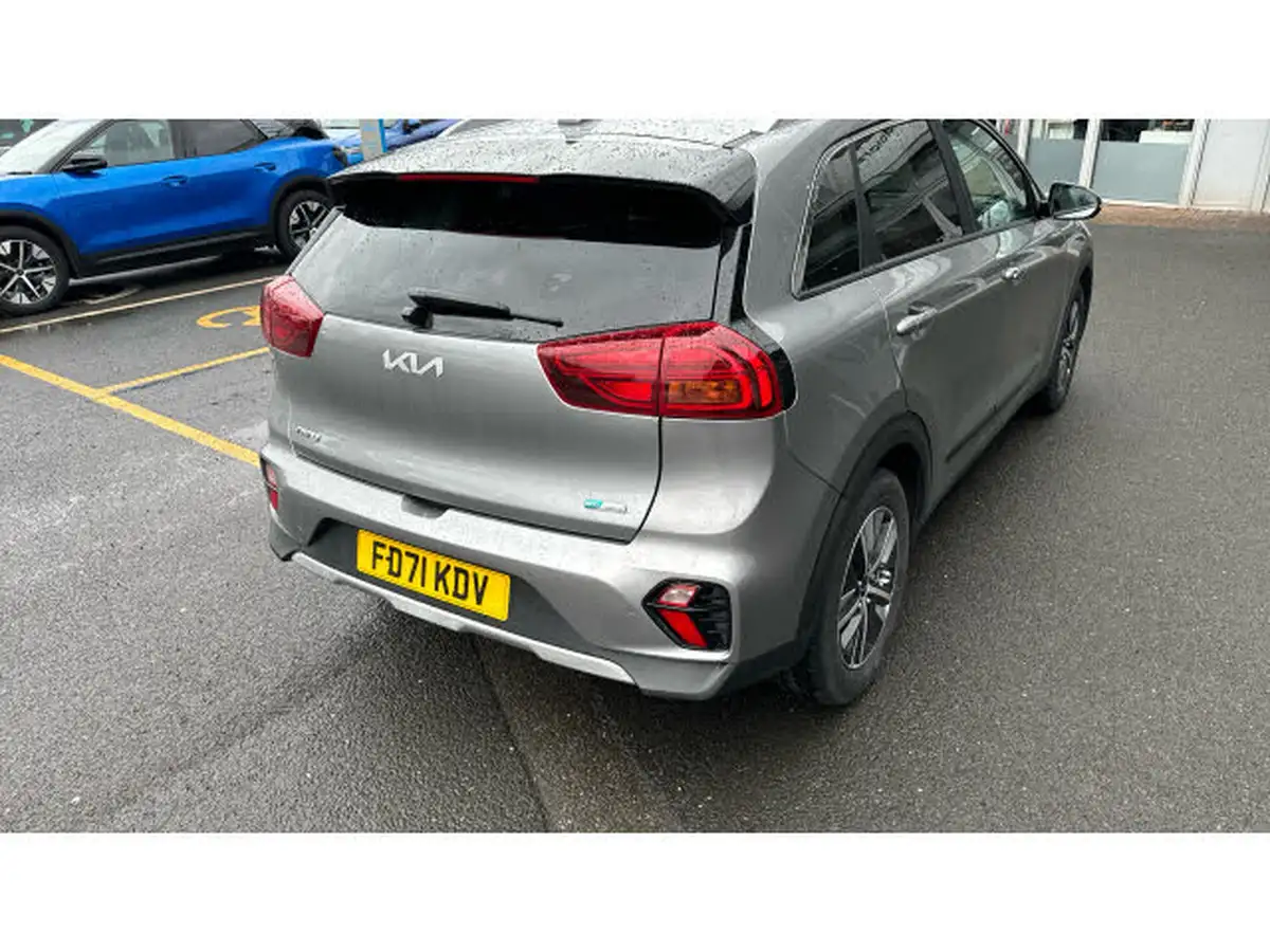 2022-kia-niro-16-gdi-2-139bhp-156kwh-big-23