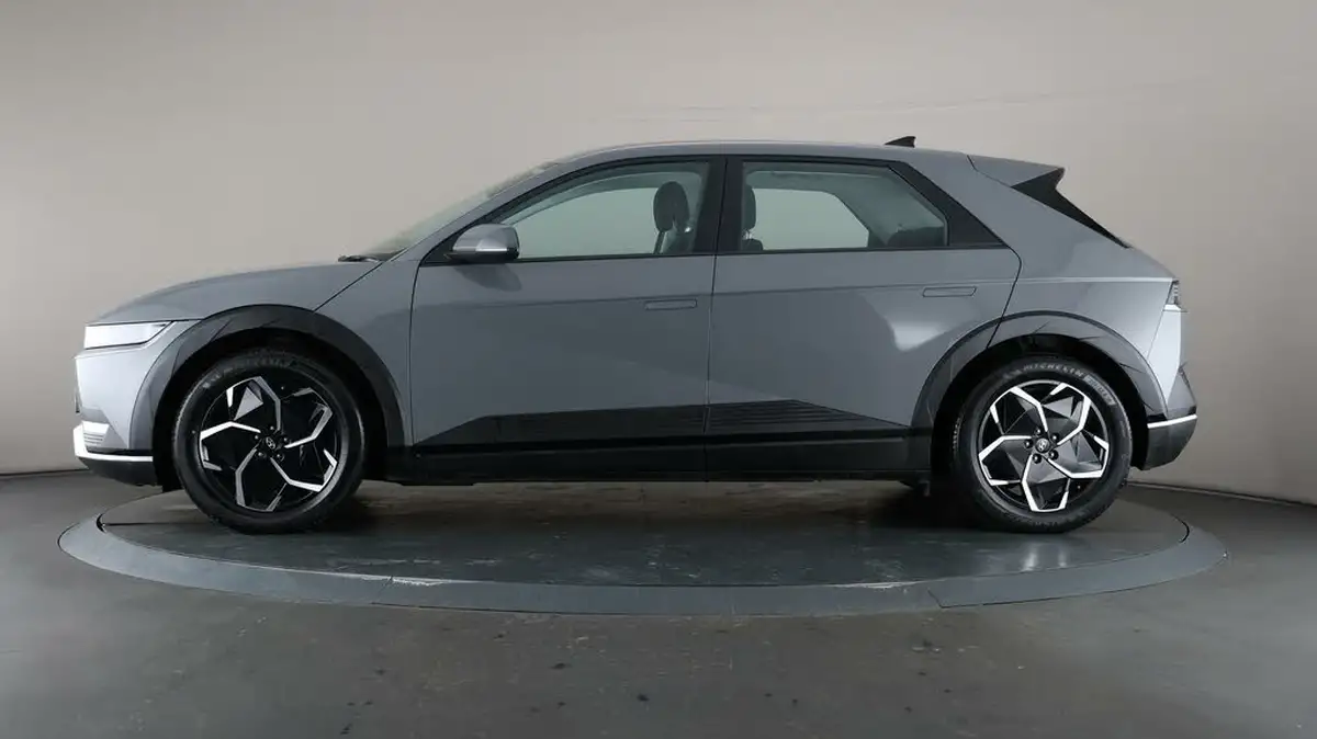 2022-hyundai-ioniq-5-e-se-connect-big-35