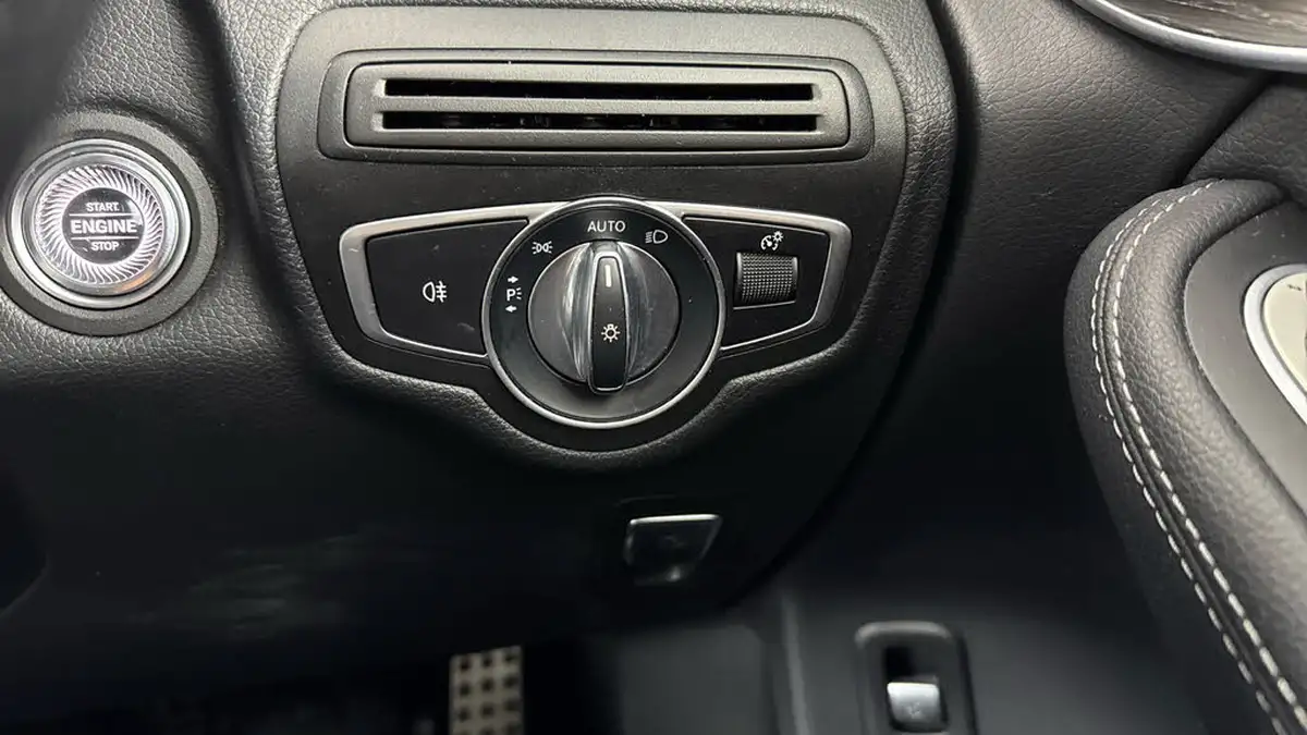 2019-mercedes-benz-glc-class-20d-glc220d-amg-line-station-wagon-5d-4matic-plus-big-22