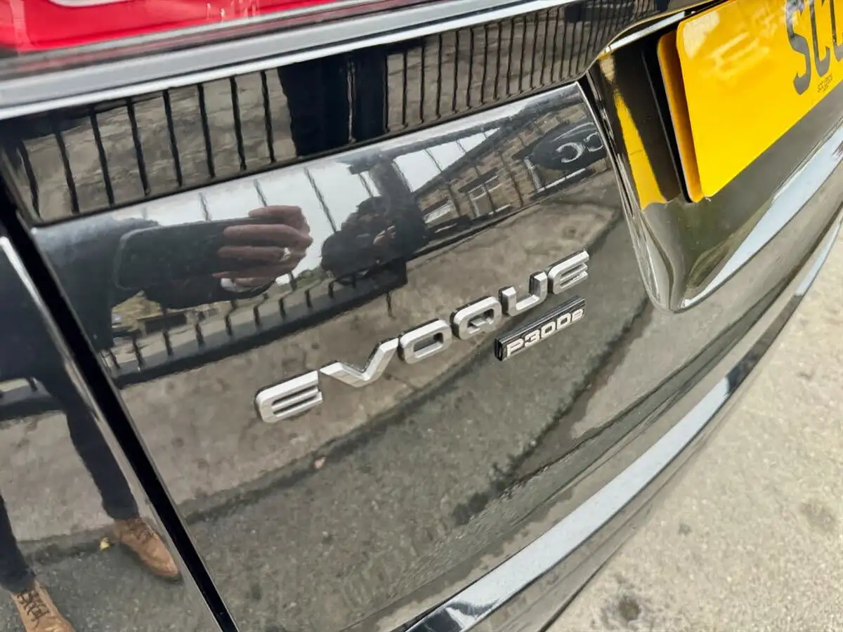 2021-land-rover-range-rover-evoque-15-p300e-r-dynamic-s-big-13