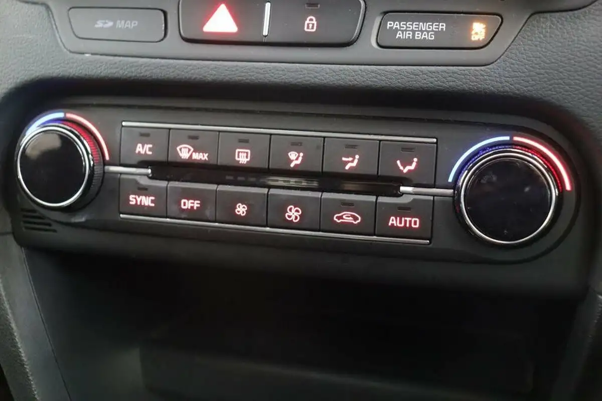 2019-kia-ceed-14-t-gdi-3-sportswagon-dct-big-31