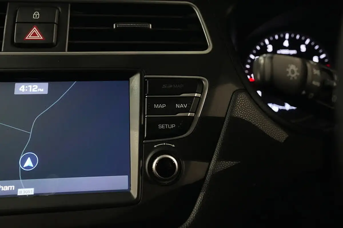 2020-hyundai-i20-12-play-big-42