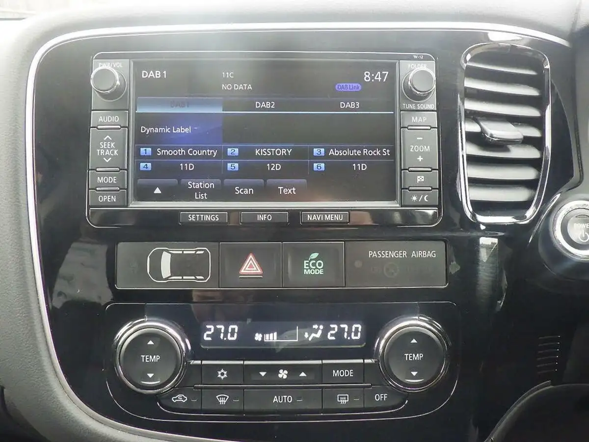 2014-mitsubishi-outlander-20-gx4h-big-35