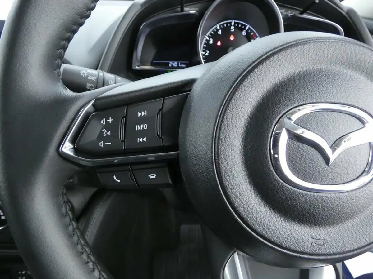 2021-mazda-mazda2-15-skyactiv-g-gt-sport-nav-light-stone-big-19