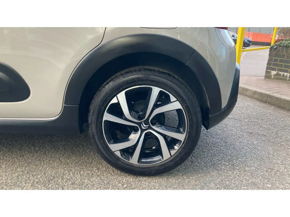2023-citroen-c3-12-puretech-elle-83ps-ss-big-22