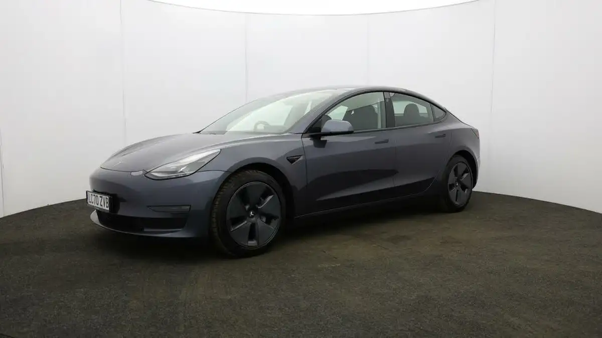 2020-tesla-model-3-e-long-range-big-30