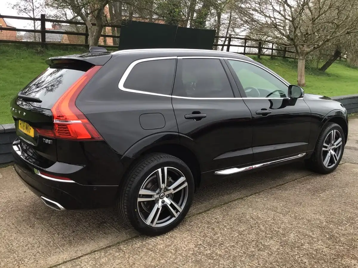 2018-volvo-xc60-20-t8-inscription-pro-390bhp-twin-engine-big-2