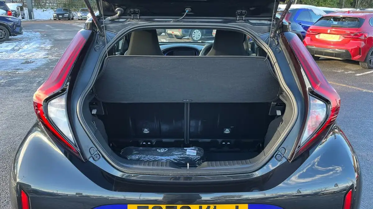 2023-toyota-aygo-x-10-vvt-i-exclusive-big-13