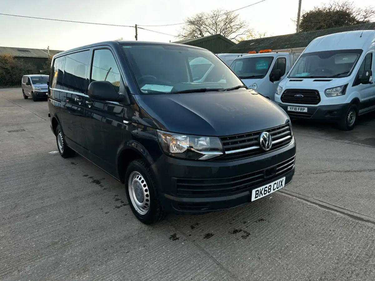 2018-volkswagen-transporter-20tdi-t30-startline-bmt-lwb-102pseu6-panel-big-12