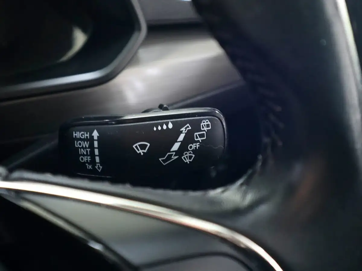 2020-skoda-superb-20tdi-se-l-150ps-estate-dsg-big-40