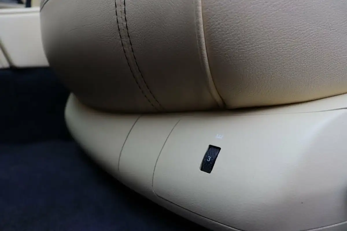 2006-maserati-quattroporte-42-seq-big-27