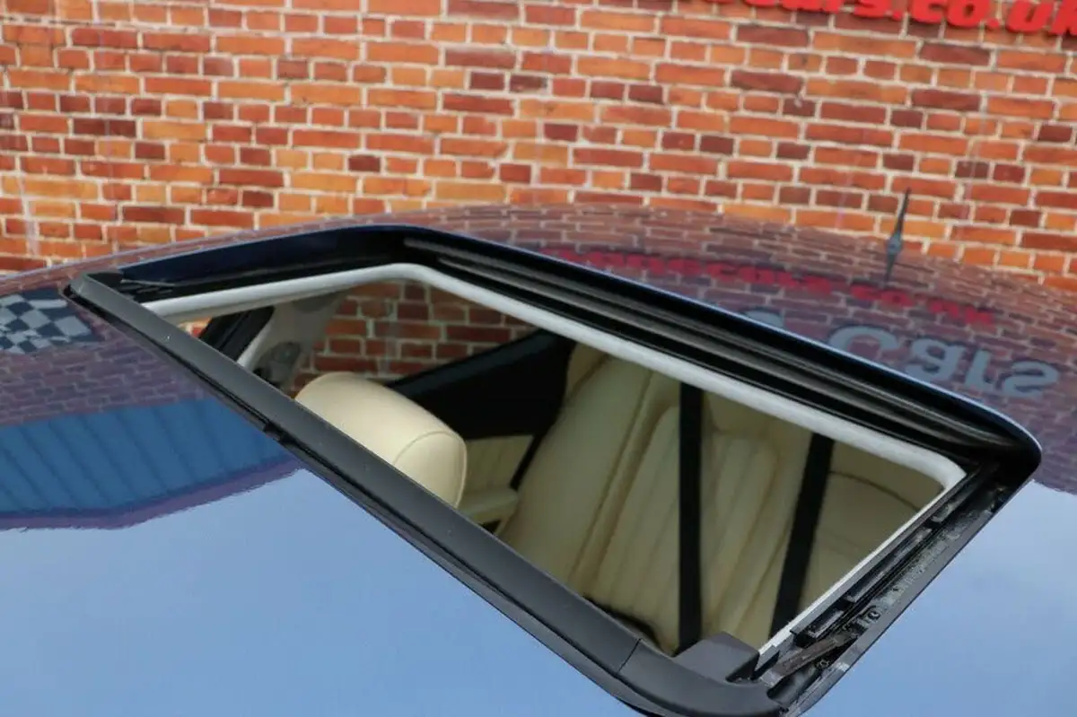 2006-maserati-quattroporte-42-seq-big-2