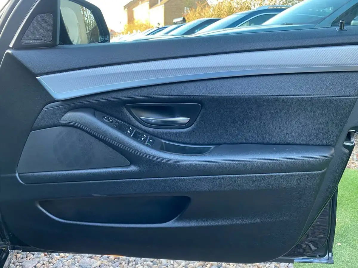 2015-bmw-5-series-20td-520d-m-sport-184bhp-touring-5d-auto-big-18