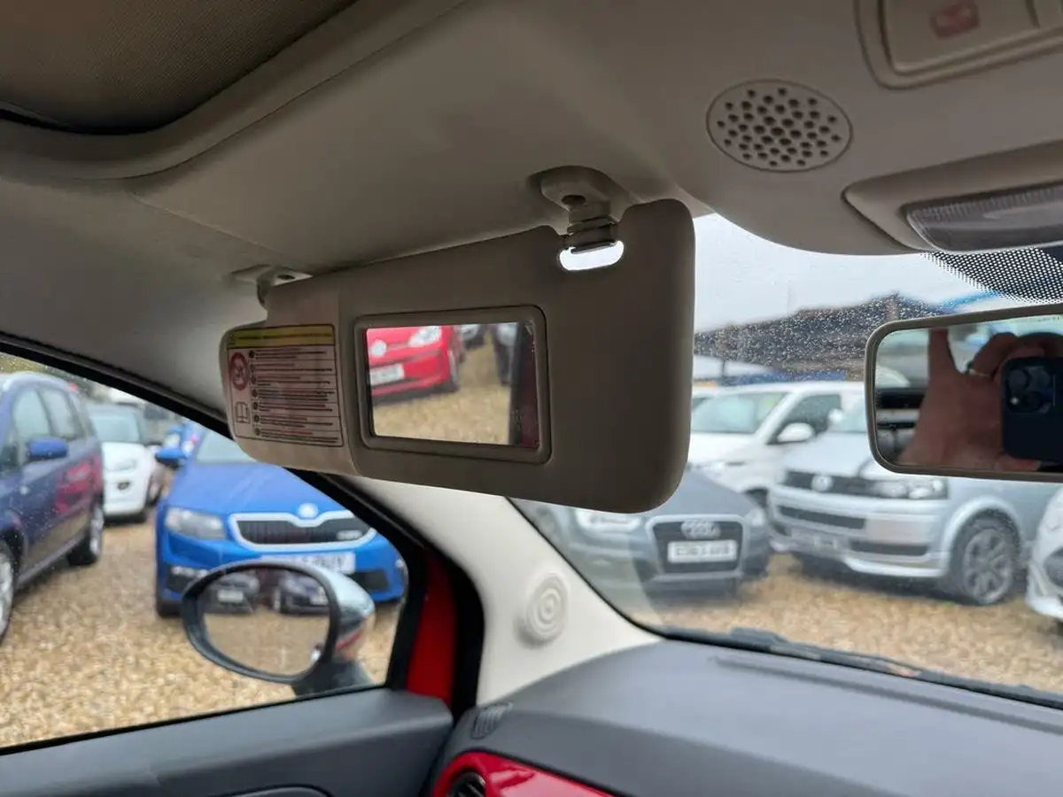 2010-fiat-500c-12-lounge-big-47