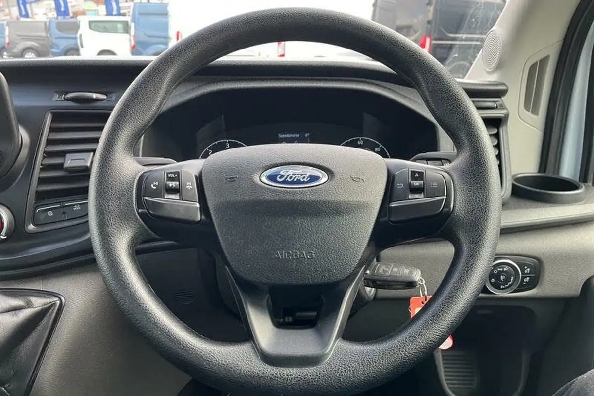 2023-ford-transit-20tdci-350-l2h1-leader-130pseu6dt-rwd-cab-big-28