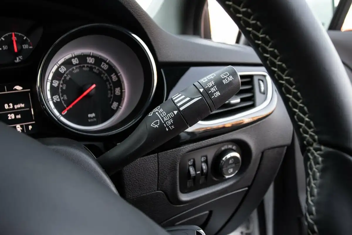 2016-vauxhall-astra-14i-16v-turbo-sri-150ps-ss-hatchback-auto-big-17