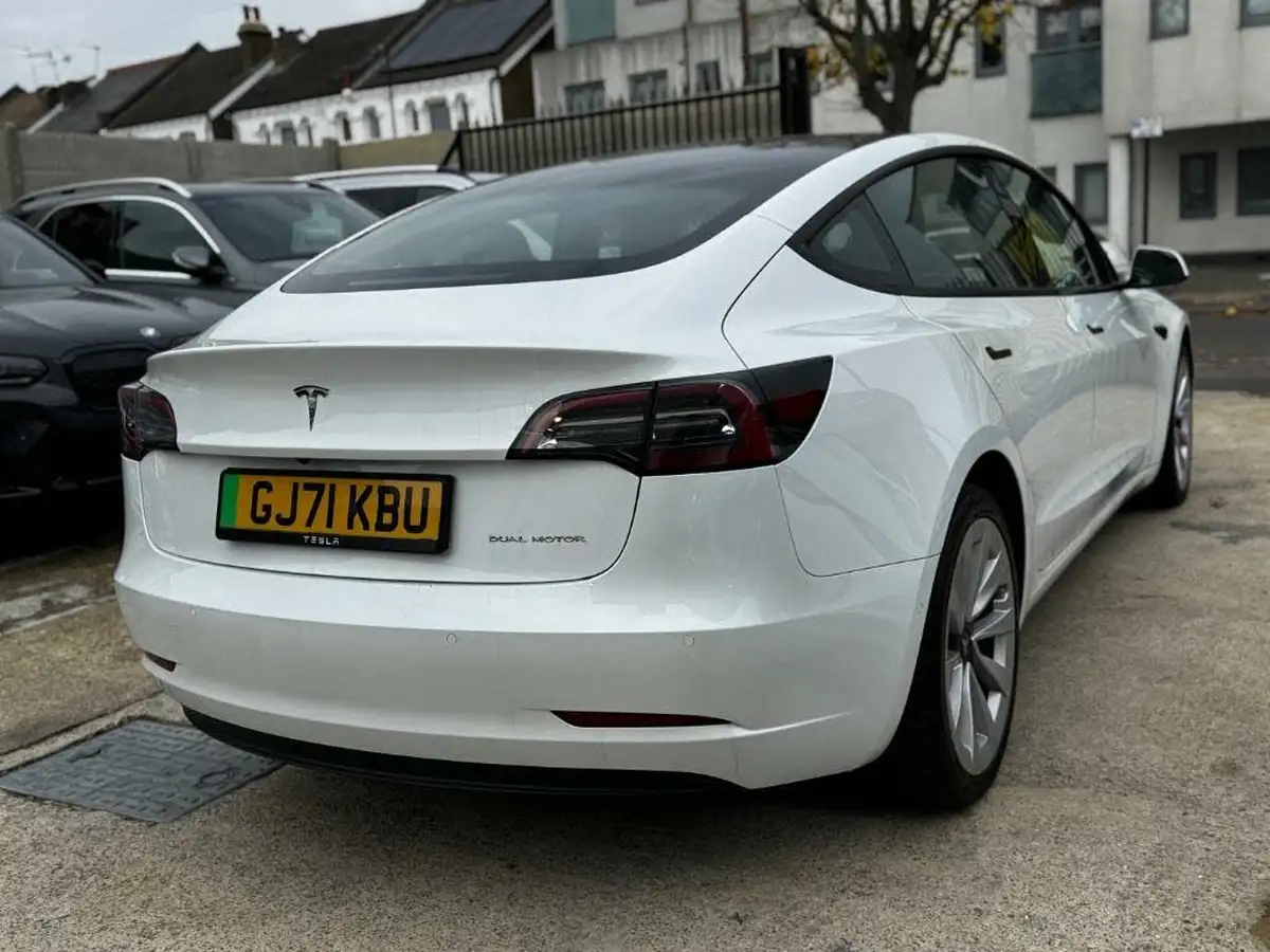 2021-tesla-model-3-e-long-range-awd-big-13
