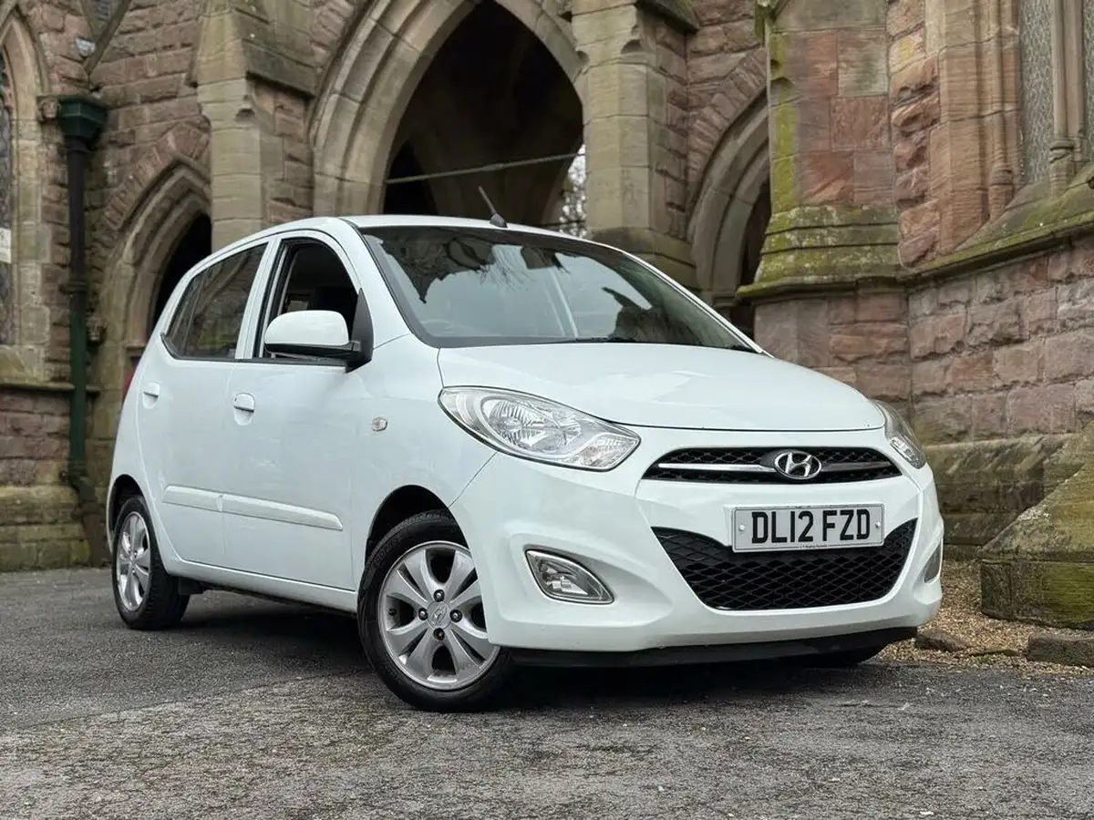 2012-hyundai-i10-12-active-big-0