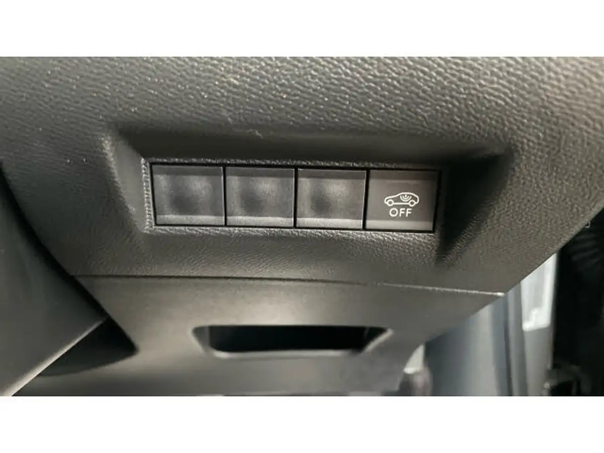 2023-peugeot-2008-suv-big-21