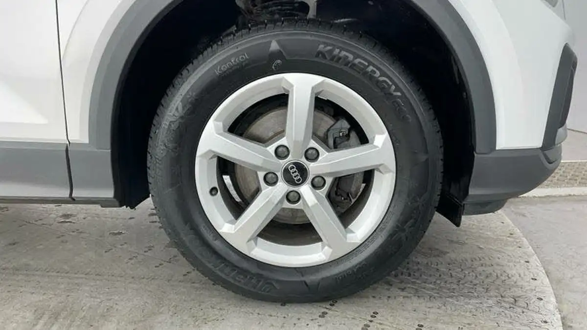 2022-audi-q2-10-30-tfsi-technik-big-4