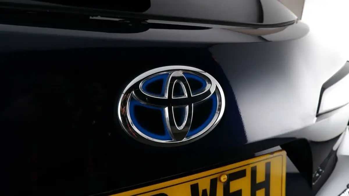 2021-toyota-corolla-18-vvt-i-design-trk-touring-sports-5d-big-20