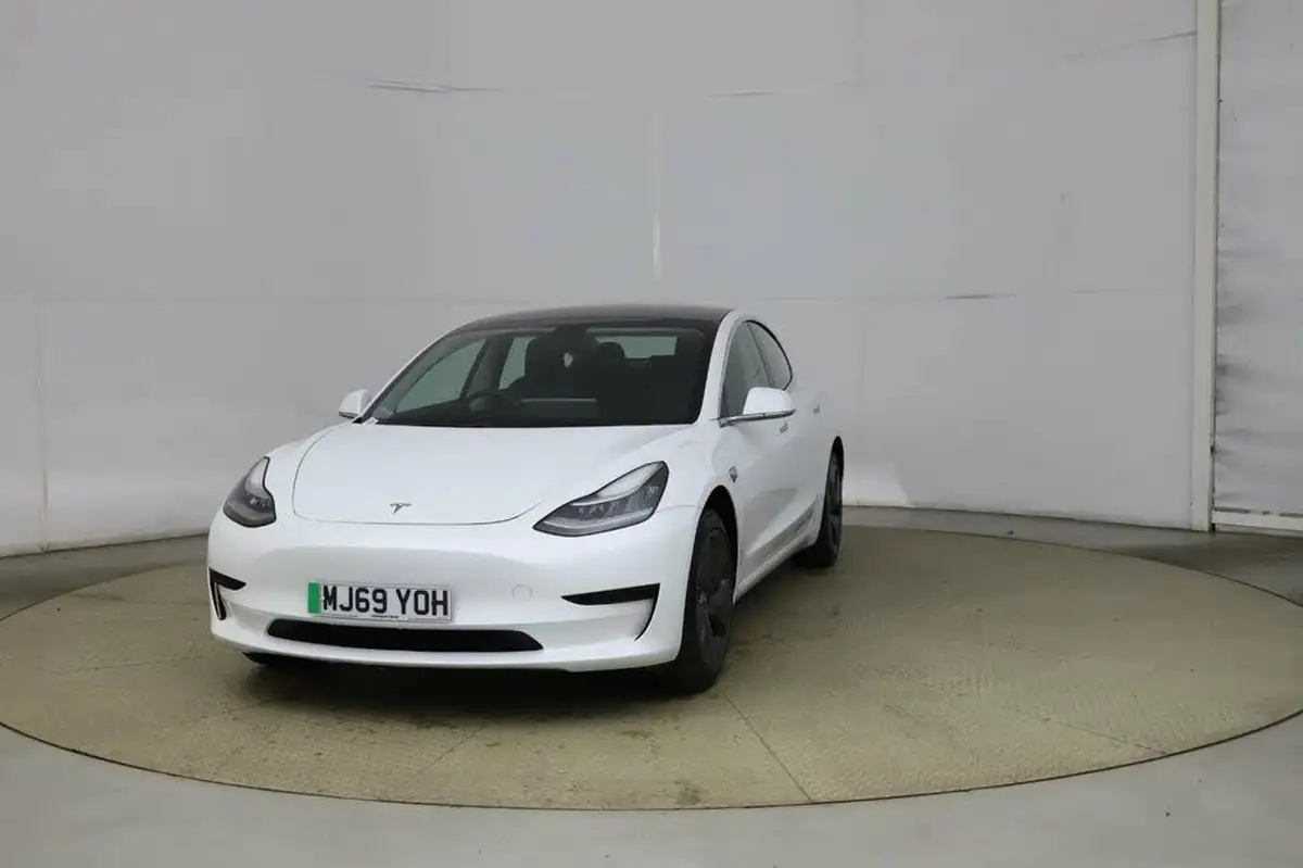2019-tesla-model-3-e-standard-plus-big-0