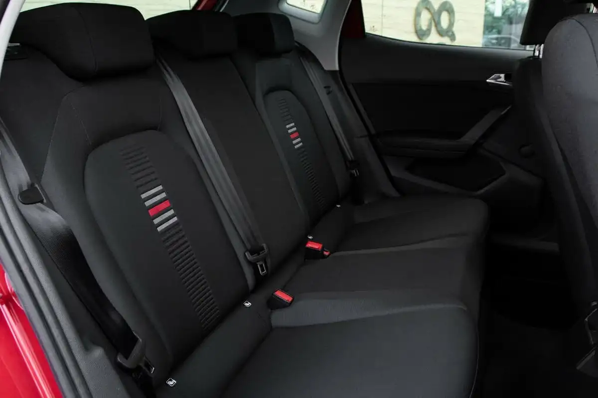 2020-seat-ibiza-10-mpi-fr-big-34
