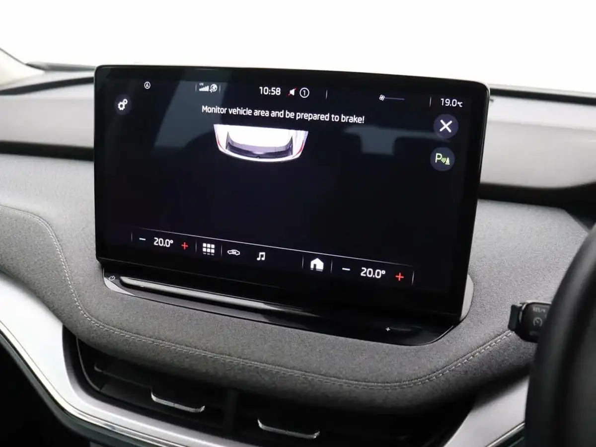 2021-skoda-enyaq-e-60-62-kwh-big-23