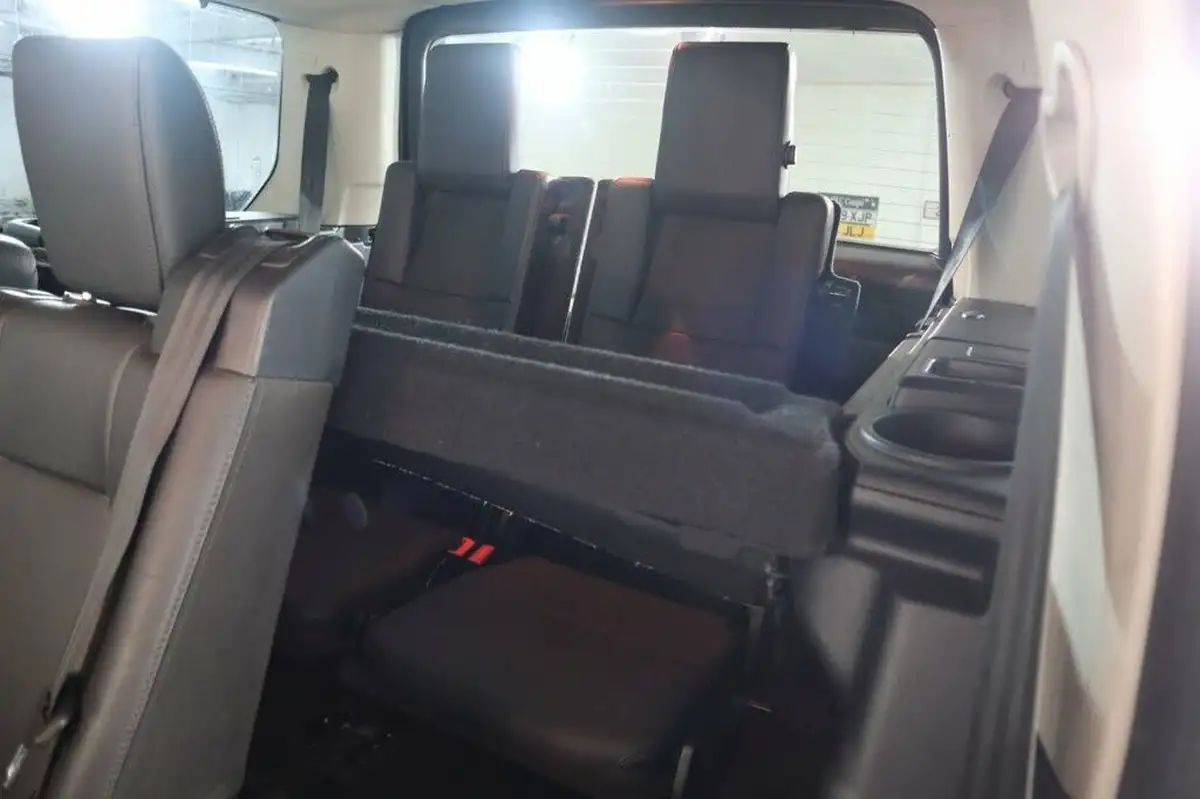 2010-land-rover-discovery-4-30tdv6-xs-big-42