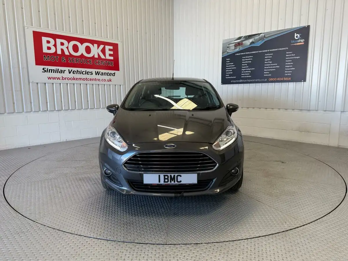 2016-ford-fiesta-125-zetec-5d-big-2