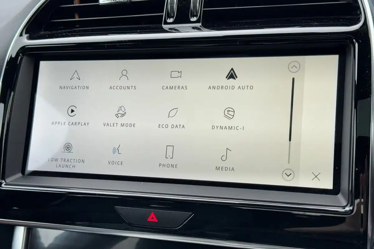 2023-jaguar-xe-20-p300-300-sport-big-22