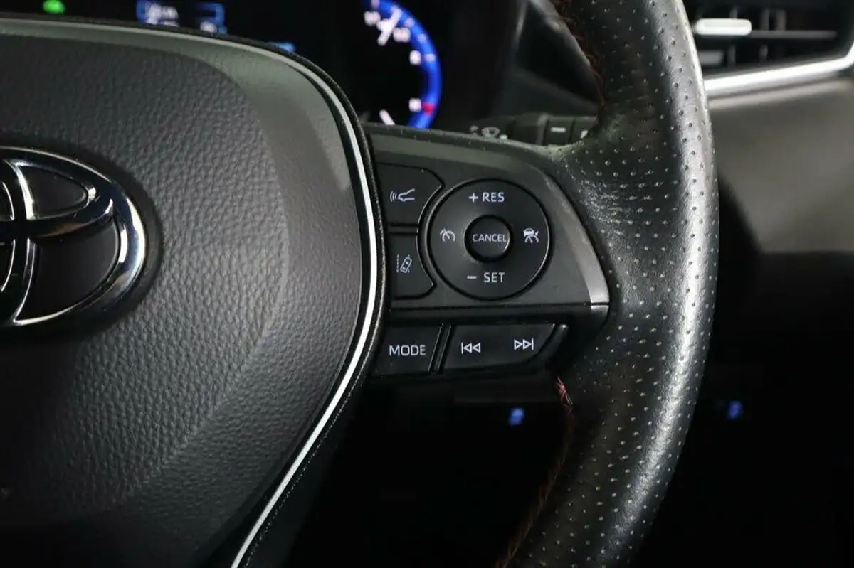 2021-toyota-corolla-18-vvt-i-gr-sport-trk-hatchback-big-31