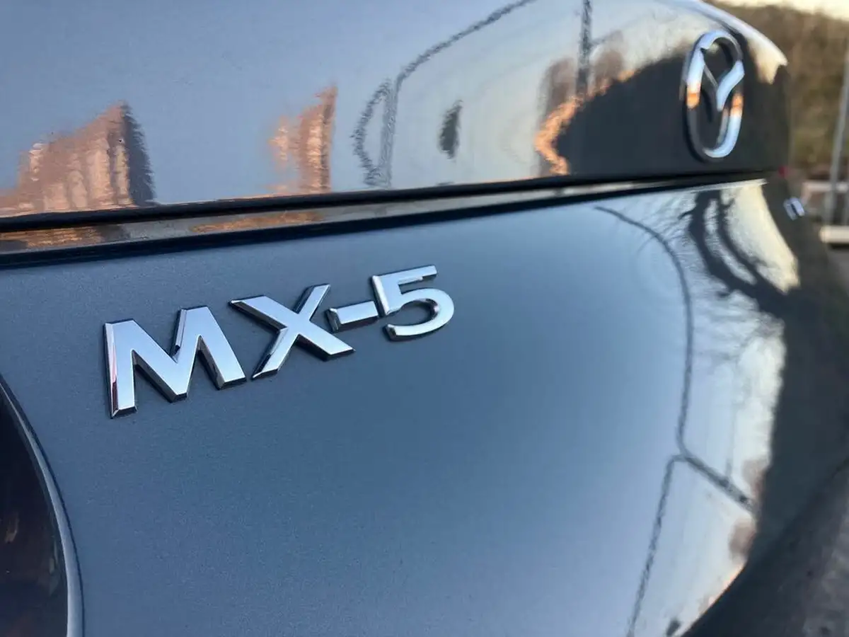 2021-mazda-mx-5-15-r-sport-big-42