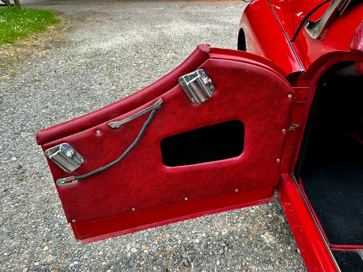 1954-triumph-tr2-20l-roadster-big-30
