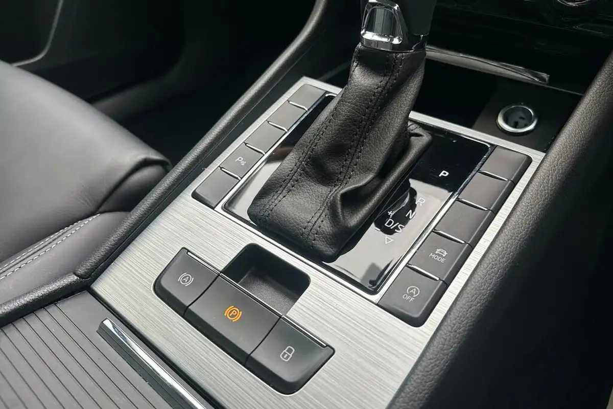 2023-skoda-superb-20tdi-se-technology-hatchback-dsg-big-19
