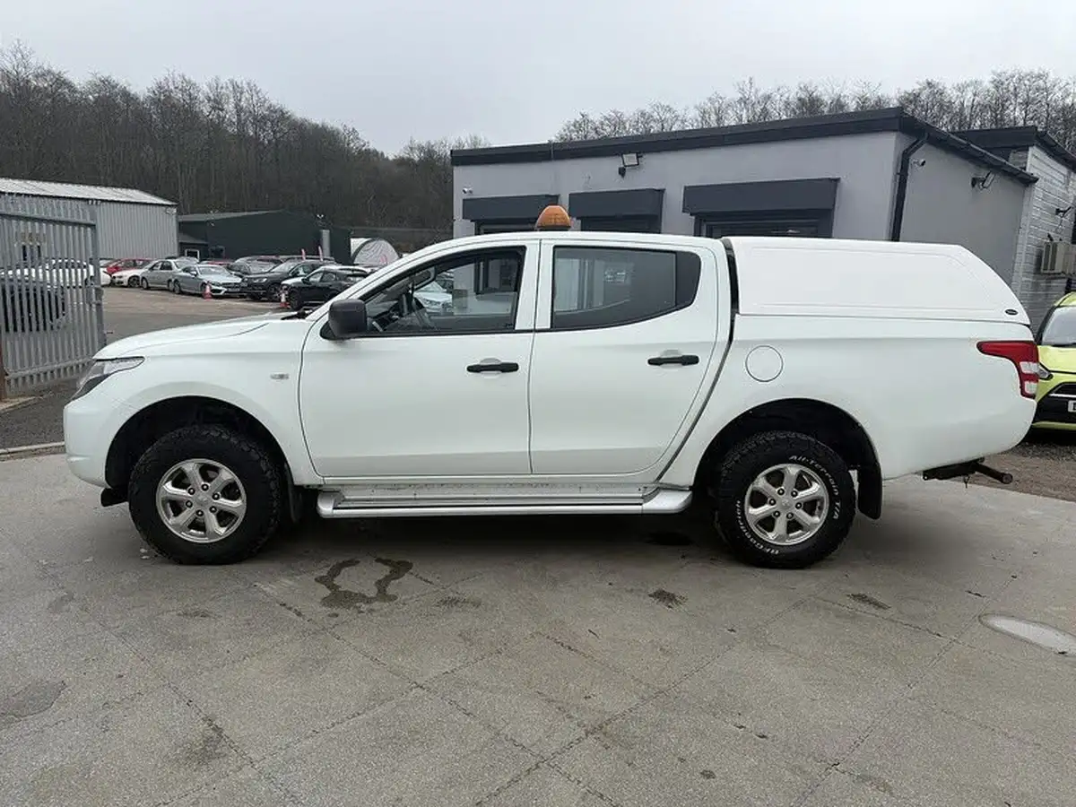 2019-mitsubishi-l200-24di-d-4life-eu6b-double-pickup-big-5