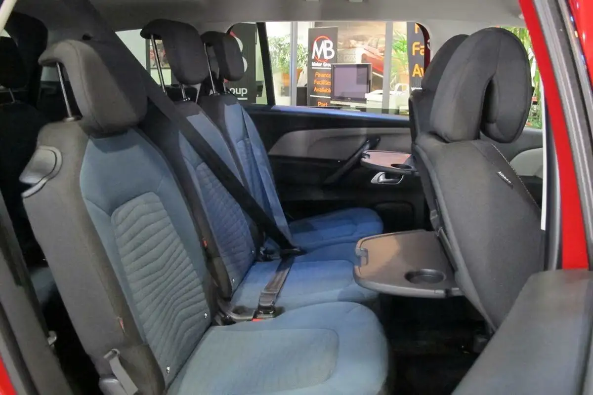 2019-citroen-grand-c4-spacetourer-12-puretech-feel-big-34
