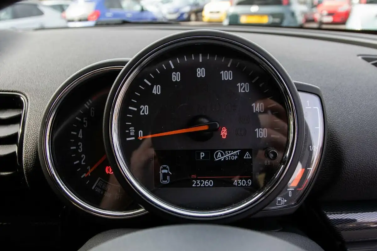 2018-mini-clubman-15-cooper-classic-ss-auto-big-14