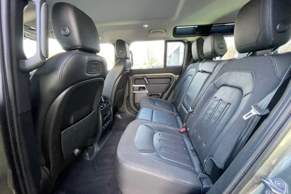 2020-land-rover-110-defender-20-p300-se-110-big-49
