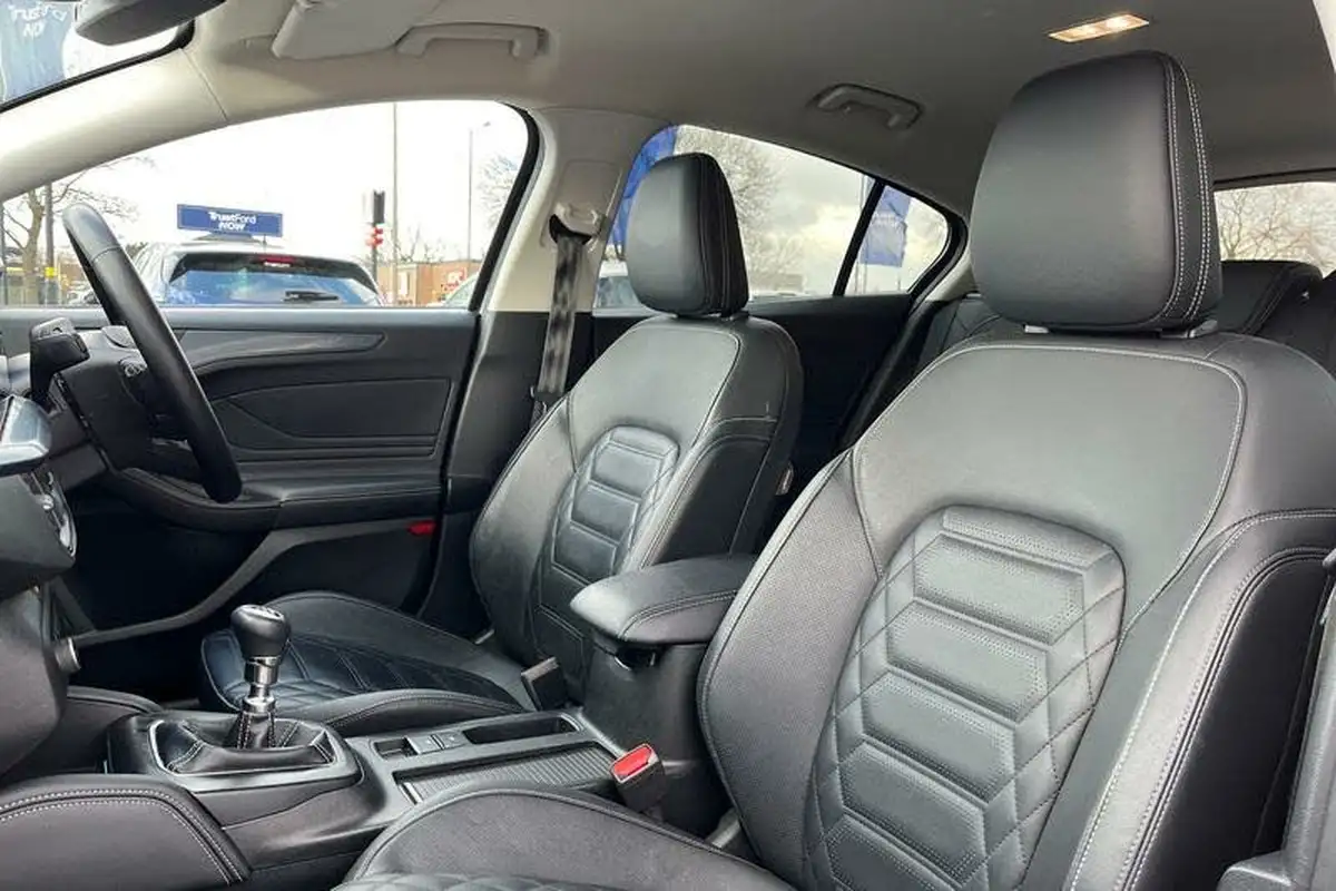 2022-ford-focus-big-18