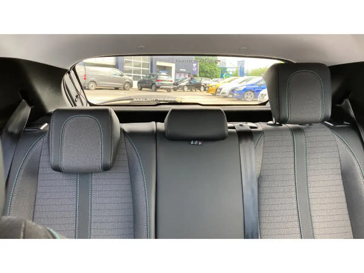 2021-peugeot-208-12-puretech-allure-premium-100bhp-big-14