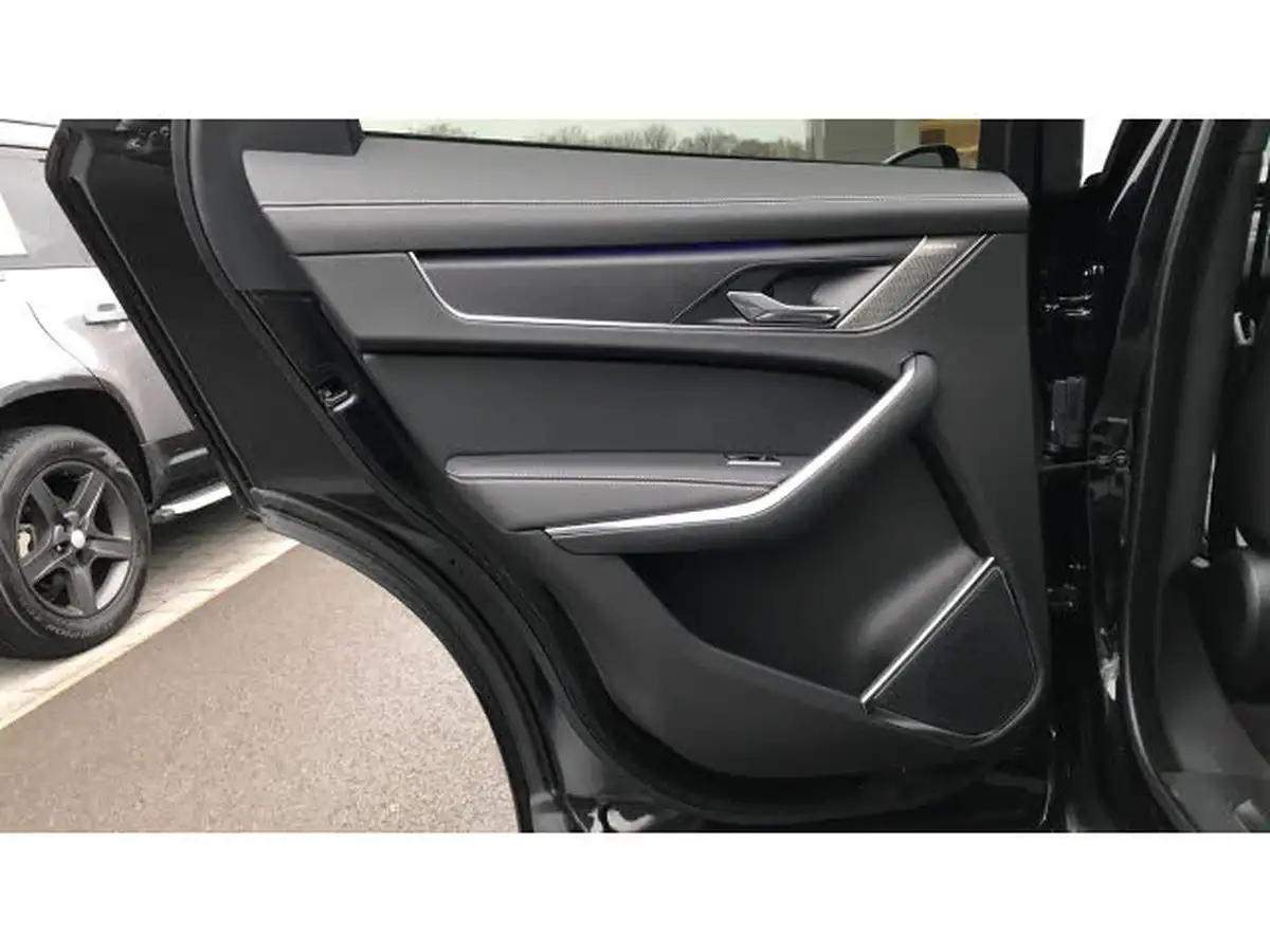 2024-jaguar-f-pace-20-d200-r-dynamic-hse-black-big-31