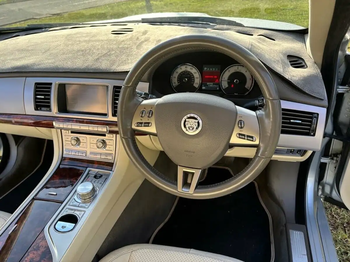 2009-jaguar-xf-30td-premium-luxury-big-16