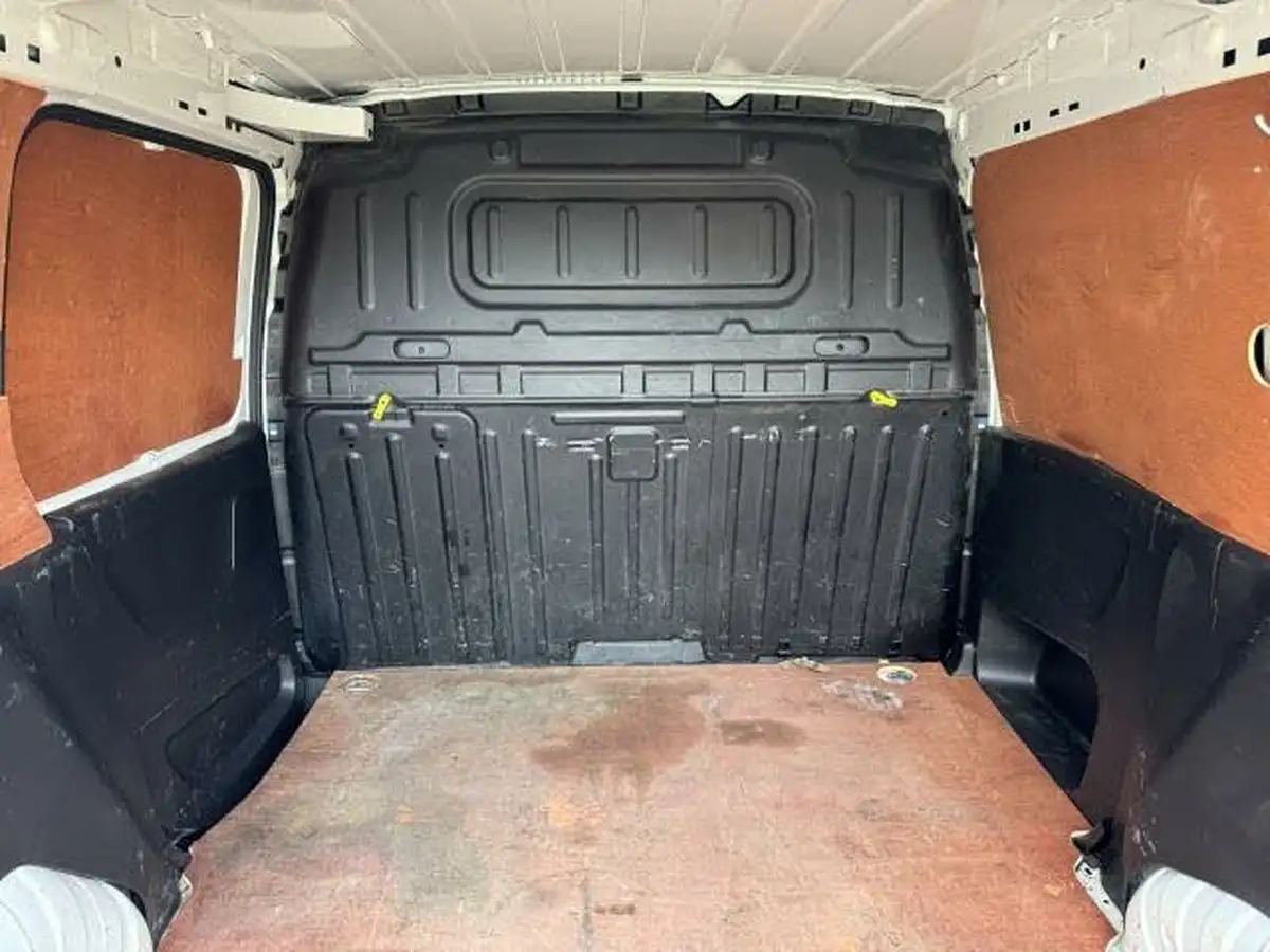 2020-peugeot-partner-15-bluehdi-1000-professional-100ps-eu6dt-panel-big-41